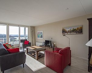 Comfortable sitting area in Beach Life 103 Groote Keeten vacation home in Callantsoog, ideal for relaxation.