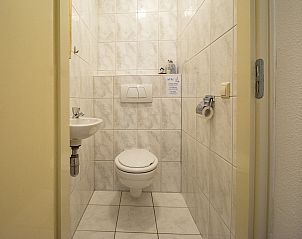 Nette Toilette in Wijde Blick 103 Callantsoog, Ferienhaus an der Nordseekste, Nordholland.