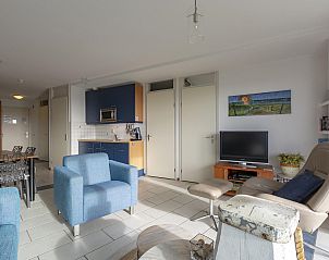 Open kitchen in vacation home Wijde Blick 205 Callantsoog, ideal for a comfortable stay at the North Sea coast.