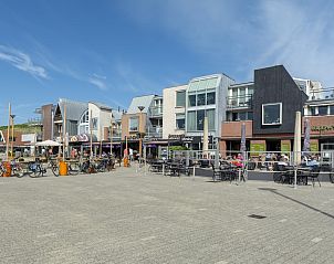 Local stores and restaurants near Wijde Blick 301 Callantsoog vacation home on the North Sea coast in North Holland.