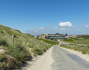 Access path to Wijde Blick 307 Callantsoog, vacation home on the North Sea coast, North Holland.