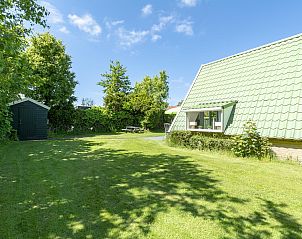 Vooraanzicht van Sandepark 165 Groote Keeten vakantiehuis in Callantsoog, Noord-Holland.