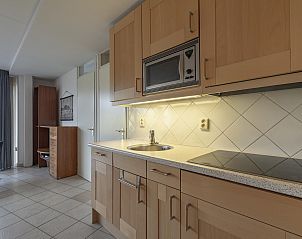 Fully equipped kitchen in Wijde Blick 208 Callantsoog, vacation home on the North Sea coast.