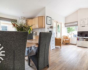 Attraktives Schlafzimmer im Ferienhaus NH001, Callantsoog, Nordholland.