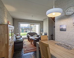 Dining and sitting area in Abbestederweg 24A Callantsoog vacation home on the North Sea coast