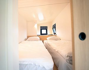 Gemtliches Doppelschlafzimmer in Farmland Family 6, einem Ferienhaus in Callantsoog an der Nordseekste.