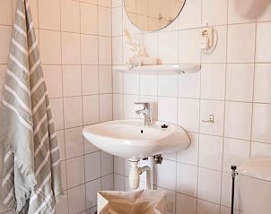 Modern bathroom in Cottage in Callantsoog, vacation home on the North Sea coast in North Holland.