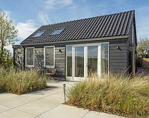 Cottage in Callantsoog, vacation home on the North Sea coast in North Holland with modern look and spacious garden.