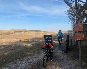 Praktische wasruimte in vakantiehuis NH043 in Groet, Noordzeekust, Noord-Holland met wasmachine.