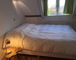 Stijlvolle douche in NH072 vakantiehuis, Groet, Noordzeekust, met moderne afwerking.