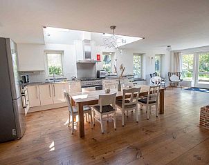 Koffiezetapparaat in de keuken van NH141 vakantiehuis Groet Noordzeekust Noord-Holland