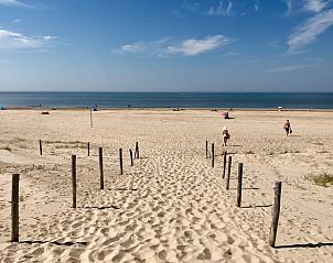 Terras aan zee in de buurt van Huisje in Groet, vakantiehuis aan de Noordzeekust, Noord-Holland.