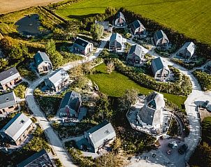Luftaufnahme des Ferienhauses in Egmond aan den Hoef, Nordseekste, Nordholland.
