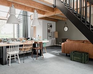 Ruime leefruimte in Vakantiehuis in Burgerbrug met eet- en zithoek, Noordzeekust.