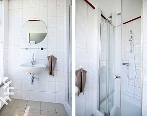 Slaapkamer in vakantiehuis NH064, Burgerbrug, Noordzeekust, Noord-Holland met comfortabel tweepersoonsbed.