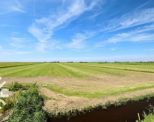 Praktische bijkeuken in vakantiehuis NH064, Burgerbrug, Noordzeekust, Noord-Holland met wasmachine.