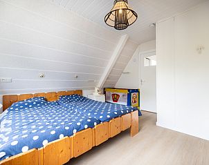 Moderne keuken in NH492 vakantiehuis, Burgerbrug, Noordzeekust, Noord-Holland.