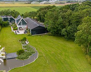 Badkamer met douche in NH492 vakantiehuis, Burgerbrug, Noord-Holland.
