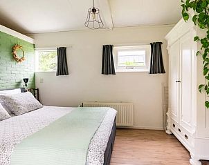 Ruime slaapkamer in Huisje in Schagerbrug, Noord-Hollandse vakantiewoning.