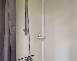 Moderne douche in Vakantiehuisje in Schagerbrug, Noordzeekust, Noord-Holland.