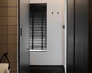 Adembenemende zonsondergang bij Vakantiehuisje in Schagerbrug, Noordzeekust, Noord-Holland met prachtig landschap.