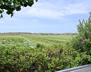 Prachtig uitzicht op duinen en velden vanuit Julianadorp aan Zee, Noord-Holland.