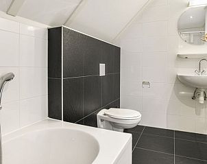 Guest house 454018 - Bungalow Noordzeekust - Beach Resort Ooghduyne | 10-persoons villa | 10L1