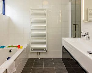 Guest house 454029 - Bungalow Noordzeekust - Beach Resort Ooghduyne | 6-persoons kindervilla | 6CK