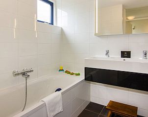 Guest house 454037 - Bungalow Noordzeekust - Beach Resort Ooghduyne | 6-persoons kindervilla | 6LK