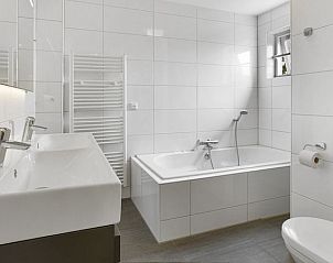 Guest house 454039 - Bungalow Noordzeekust - Beach Resort Ooghduyne | 8-persoons kindervilla | 8LK