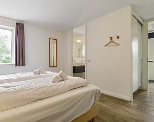 Guest house 454056 - Bungalow Noordzeekust - Beach Resort Ooghduyne | 10-persoons villa | 10FL