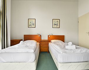 Guest house 454077 - Bungalow Noordzeekust - Beach Resort Ooghduyne | 6-persoons villa | 6D2