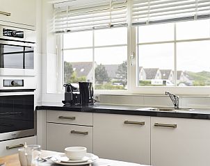 Verblijf 454085 - Bungalow Noordzeekust - Beach Resort Ooghduyne | 12-persoons villa | 12C