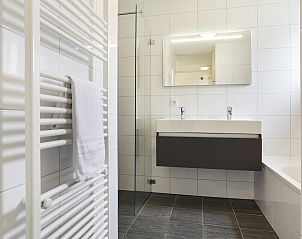 Guest house 454087 - Bungalow Noordzeekust - Beach Resort Ooghduyne | 6-persoons villa | 6C2