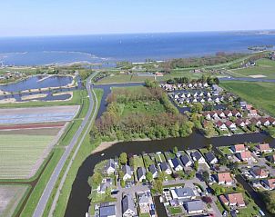 Luchtfoto van Stolp vakantiehuis in Medemblik, nabij IJsselmeerkust