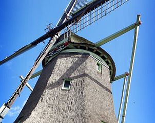 Historische molen nabij Stolp bungalow, Medemblik, IJsselmeerkust