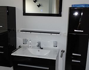 Verblijf 460124 - Vakantiewoning IJsselmeerkust - Vakantiehuis Schmuckes neuwertiges Ferienhaus  auf einer kle