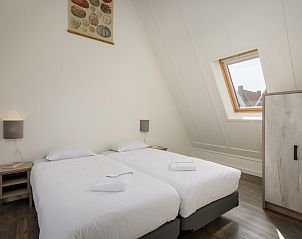 VO5A Comfort bungalow in Volendam, IJsselmeerkust, Noord-Holland met traditionele architectuur en charmante gevels.