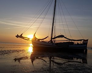 Guest house 461204 - Holiday property IJsselmeerkust - Vakantiehuis Hotelschiff Tjalkjacht Pelikaan