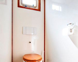 Guest house 461204 - Holiday property IJsselmeerkust - Vakantiehuis Hotelschiff Tjalkjacht Pelikaan