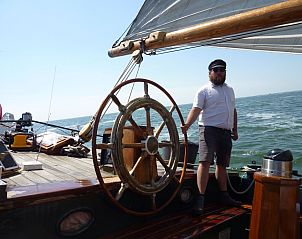 Guest house 461204 - Holiday property IJsselmeerkust - Vakantiehuis Hotelschiff Tjalkjacht Pelikaan