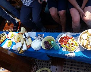 Guest house 461204 - Holiday property IJsselmeerkust - Vakantiehuis Hotelschiff Tjalkjacht Pelikaan