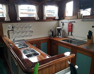 Guest house 461204 - Holiday property IJsselmeerkust - Vakantiehuis Hotelschiff Tjalkjacht Pelikaan