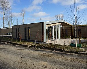 Cube Split 6 vakantiehuis in Enkhuizen, Noord-Holland, met modern terras en natuurlijke omgeving aan de IJsselmeerkust.