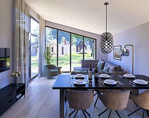 Elegante binnenruimte van Vrijstaande woning in Enkhuizen, vakantiehuis nabij IJsselmeerkust, Noord-Holland met uitzicht op de tuin.