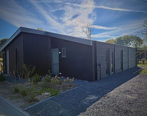 Vrijstaande woning in Enkhuizen met moderne uitstraling, gelegen aan de IJsselmeerkust in Noord-Holland. Geniet van rust en natuur in dit vakantiehuis.