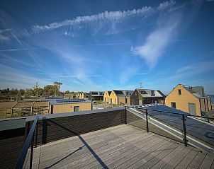 Uitzicht vanaf het terras van de Vrijstaande woning in Enkhuizen, gelegen aan de IJsselmeerkust in Noord-Holland, met zicht op de omgeving.