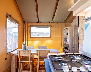 Verblijf 461621 - Tenthuis IJsselmeerkust - De Bos Lodge | 4 Pers. | Kachel