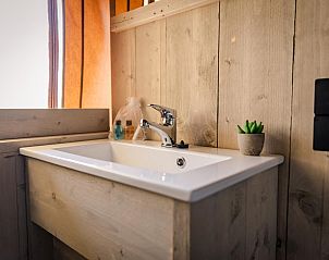 Guest house 470719 - Tent house Waddenkust - Glamping Lodge