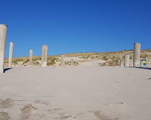 Strand en duinen nabij Huisje in Oudesluis, vakantiehuis in Noord-Holland, voor een dagje aan zee.